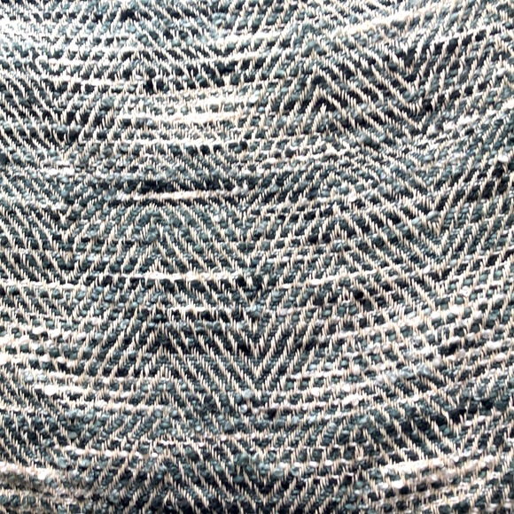 Throw - Picture 3 of 11